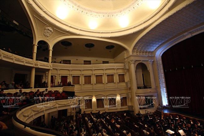 nhà hát thành phố